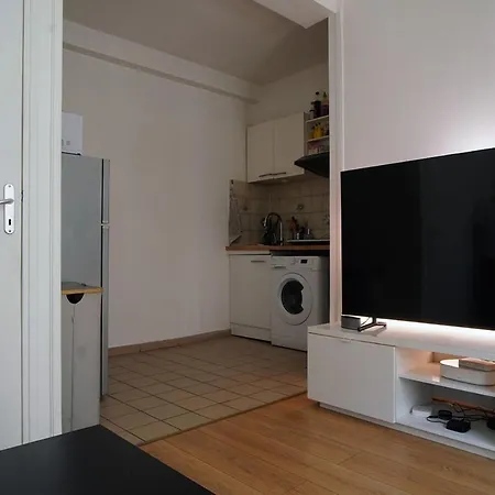 Apartment Near La Villette *